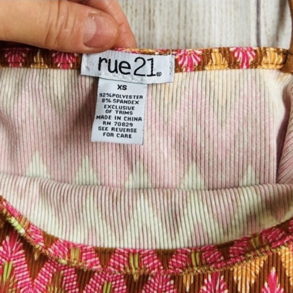 Rue 21 Women's Colorful Chevron Stripe Tank Top NWT XS - Picture 6 of 8